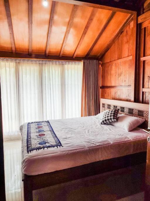 Ndalem Arsita Villa Jogjakarta Buitenkant foto